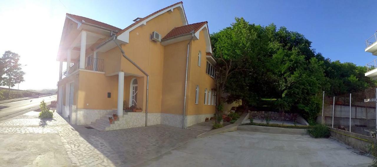 Hillside Hotel Oradea Exterior photo